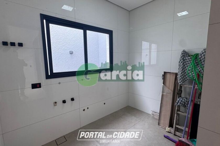 Casa &agrave; venda - 181m&sup2; - ZONA II