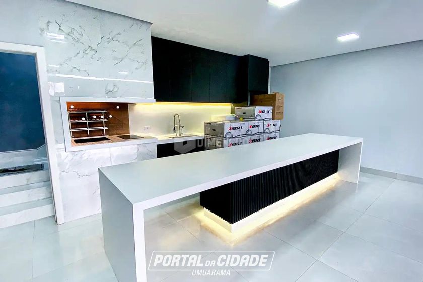 Sobrado &agrave; venda - 181m&sup2; - Jardim Cima