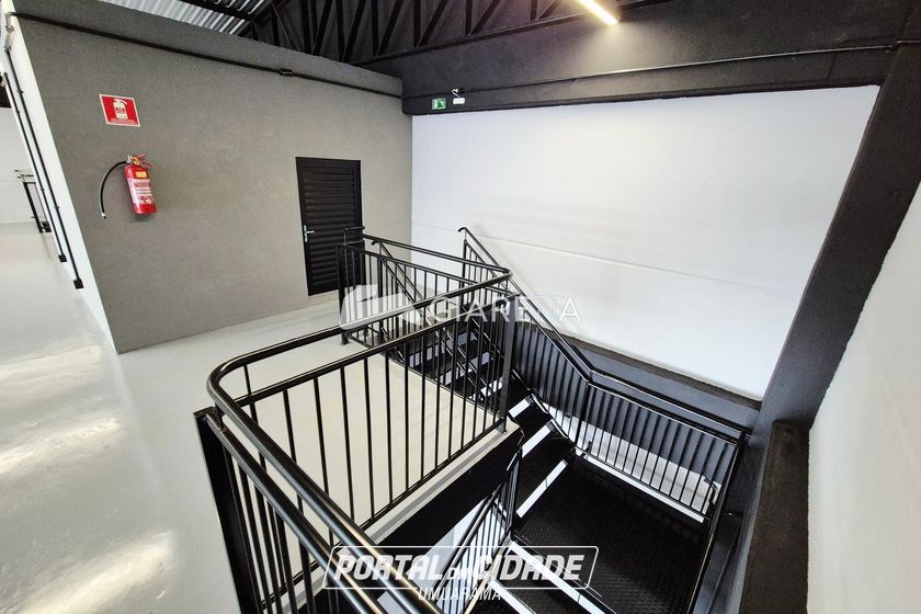 Sala Comercial &agrave; venda - 550m&sup2; - VILA BECKER