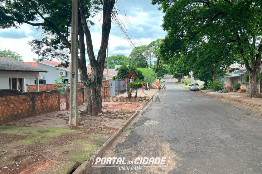 Terreno &agrave; venda - 245m&sup2; - Zona V