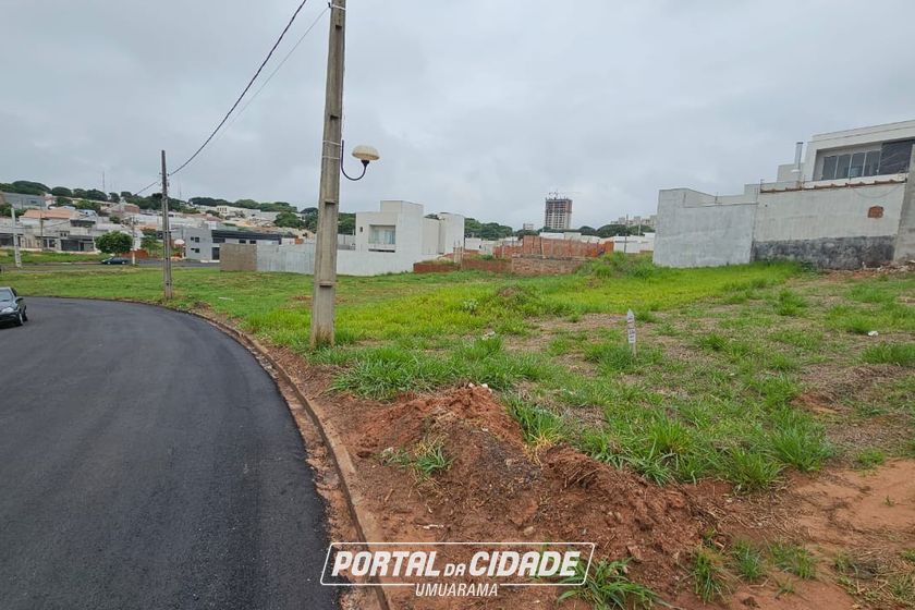 Terreno &agrave; venda - 221m&sup2; - ZONA V
