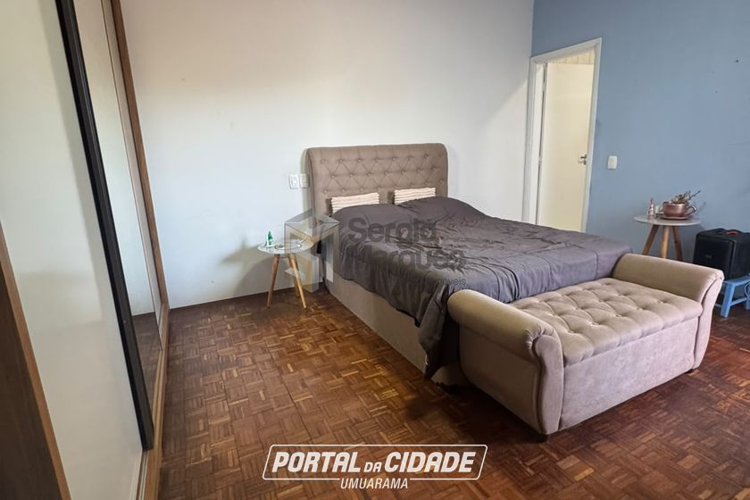 Sobrado &agrave; venda - 238m&sup2; - Zona 2