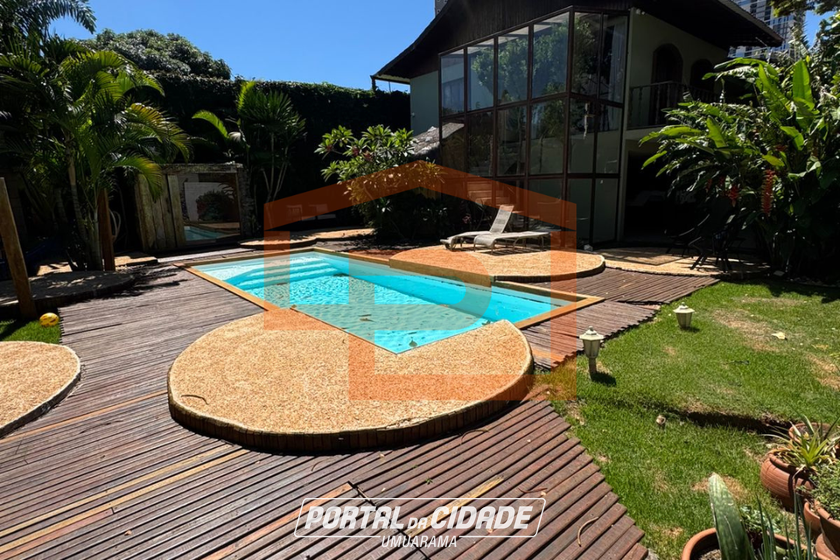 Casa &agrave; venda - 240m&sup2; - Centro