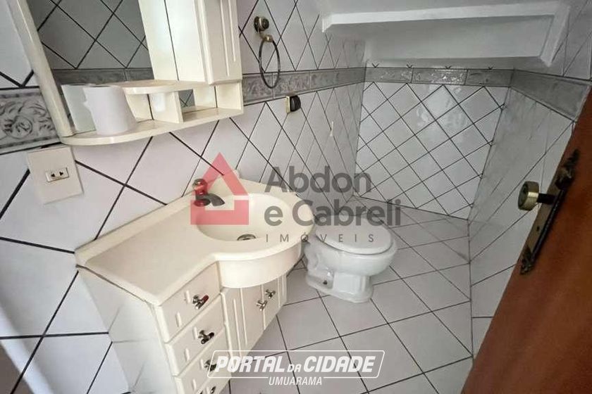 Sobrado para alugar - 267m&sup2; - Zona II