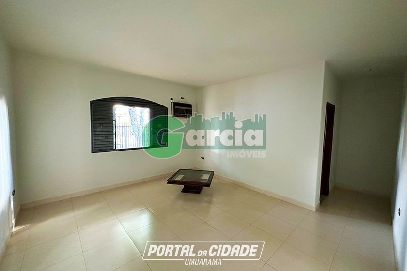 Casa &agrave; venda - 225m&sup2; - Zona II