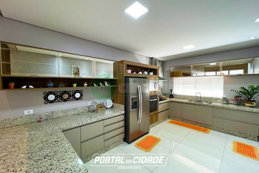 Casa &agrave; venda - 330m&sup2; - .