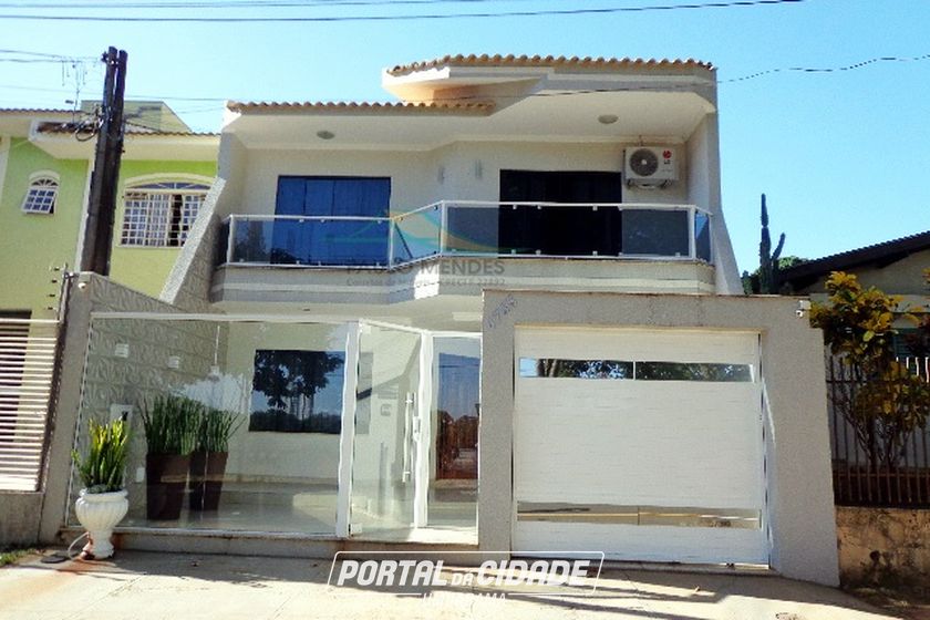 Sobrado &agrave; venda - 356m&sup2; - Zona II