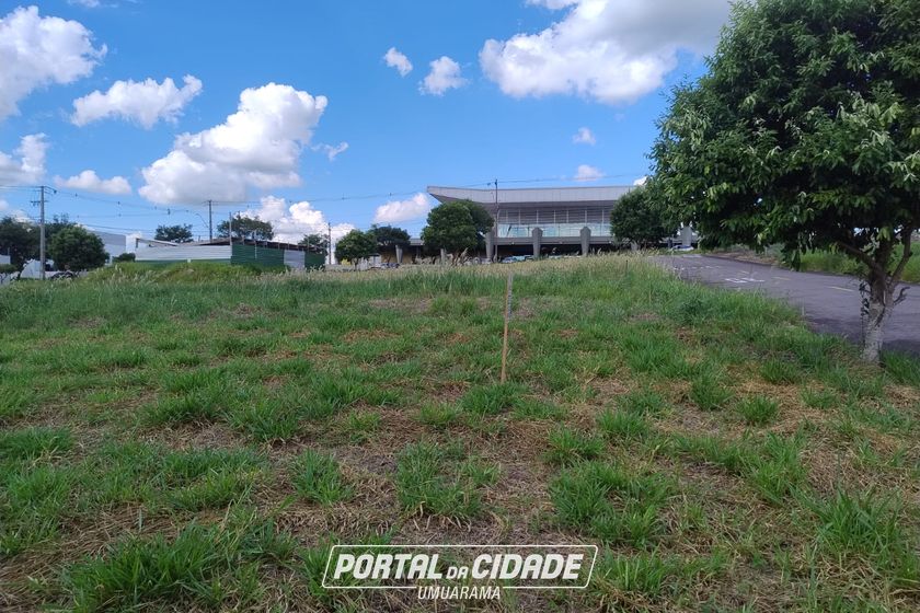 Terreno &agrave; venda - 180m&sup2; - Jardim Interlagos