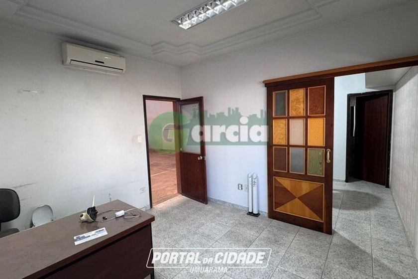 Sal&atilde;o Comercial &agrave; venda - 700m&sup2; - Zona VI