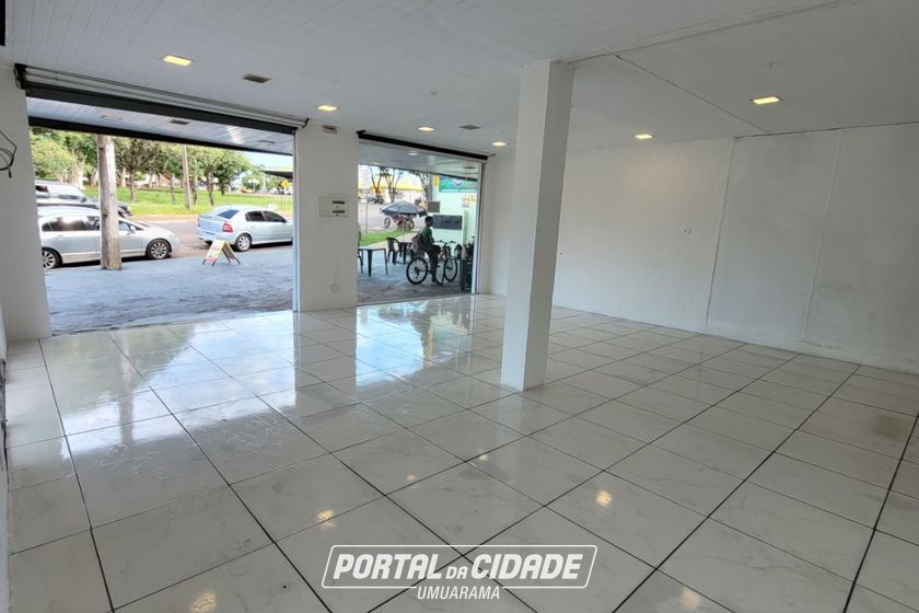 Sal&atilde;o Comercial &agrave; venda - 305m&sup2; - Zona 1