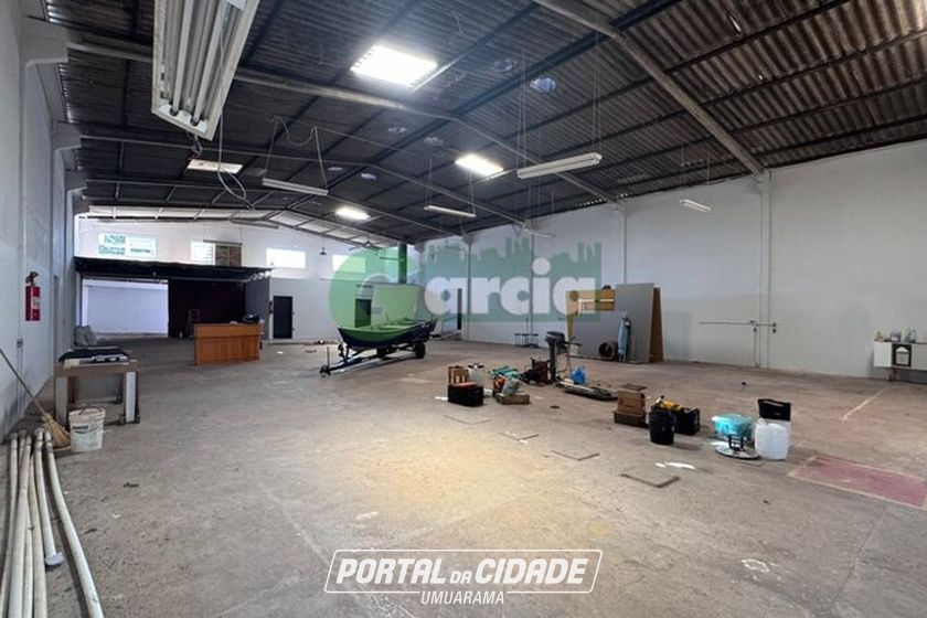 Sal&atilde;o Comercial &agrave; venda - 700m&sup2; - Zona VI