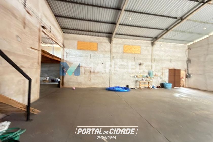 Ch&aacute;cara &agrave; venda - 2800m&sup2; - Zona Rural