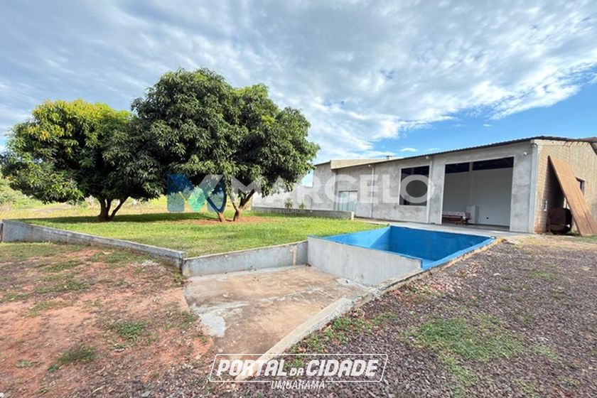 Ch&aacute;cara &agrave; venda - 2800m&sup2; - Zona Rural