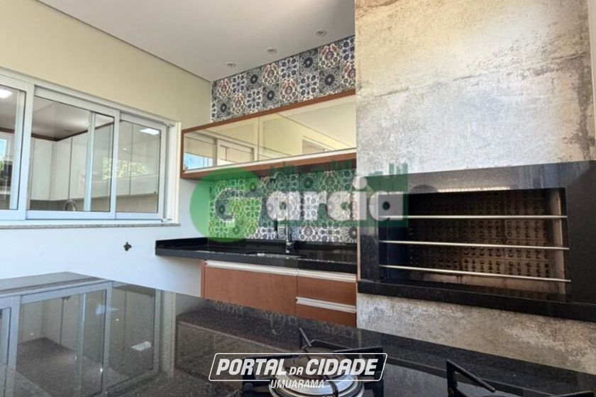 Casa &agrave; venda - 242m&sup2; - ZONA II