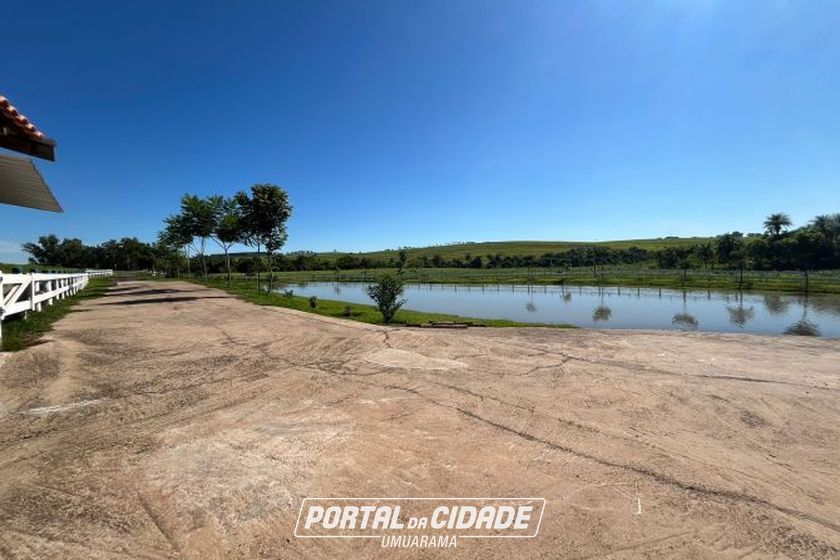 Ch&aacute;cara &agrave; venda - 