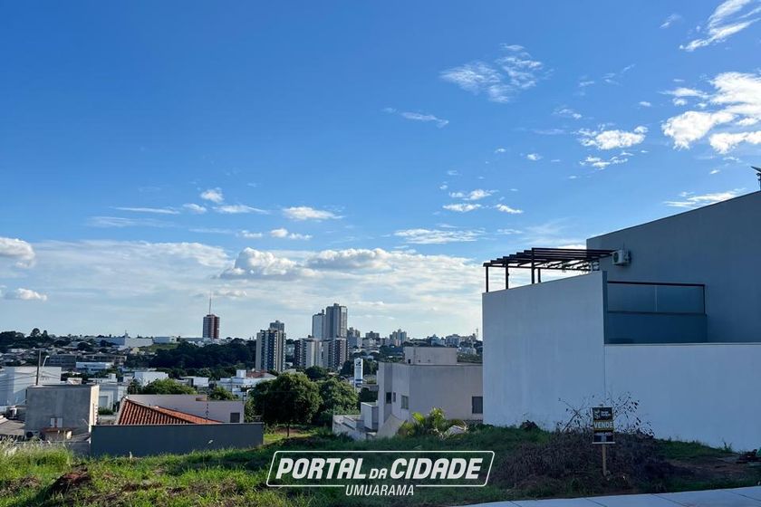 Terreno &agrave; venda - 360m&sup2; - Jardim Laguna