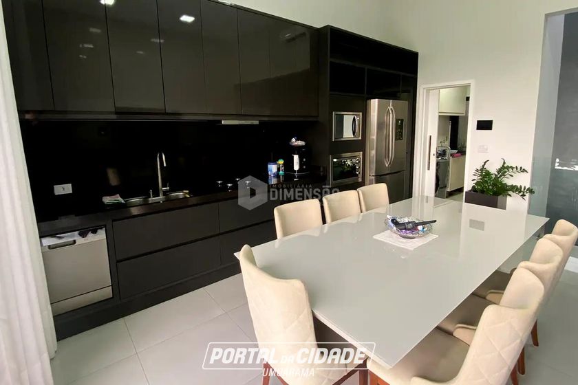 Sobrado &agrave; venda - 181m&sup2; - Jardim Cima