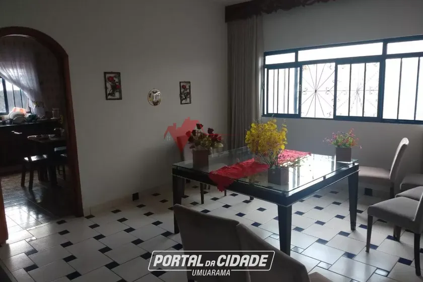 Casa &agrave; venda - ZONA I