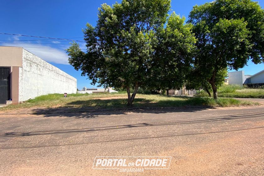 Terreno &agrave; venda - 411m&sup2; - Alto da Paran&aacute;