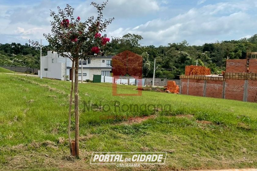 Terreno &agrave; venda - 373m&sup2; - Centro