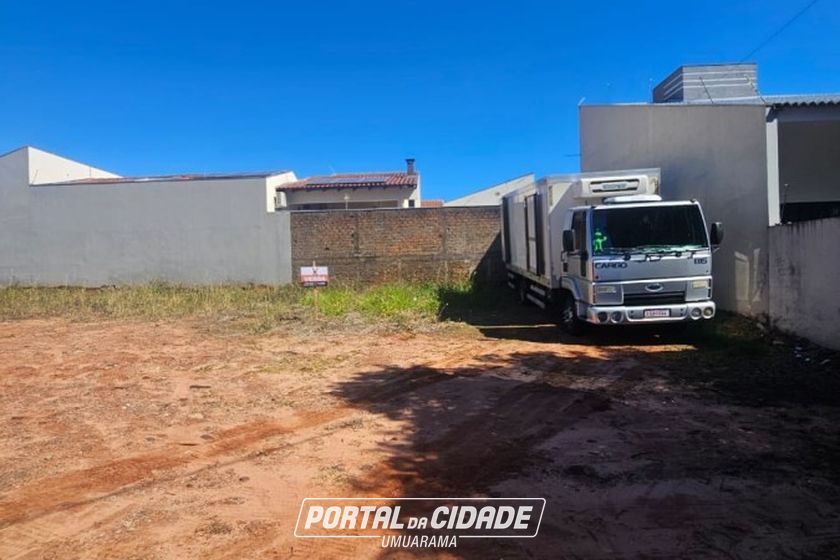 Terreno &agrave; venda - 180m&sup2; - Zona VII