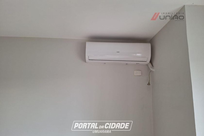 Sal&atilde;o Comercial &agrave; venda - 90m&sup2; - Zona 1