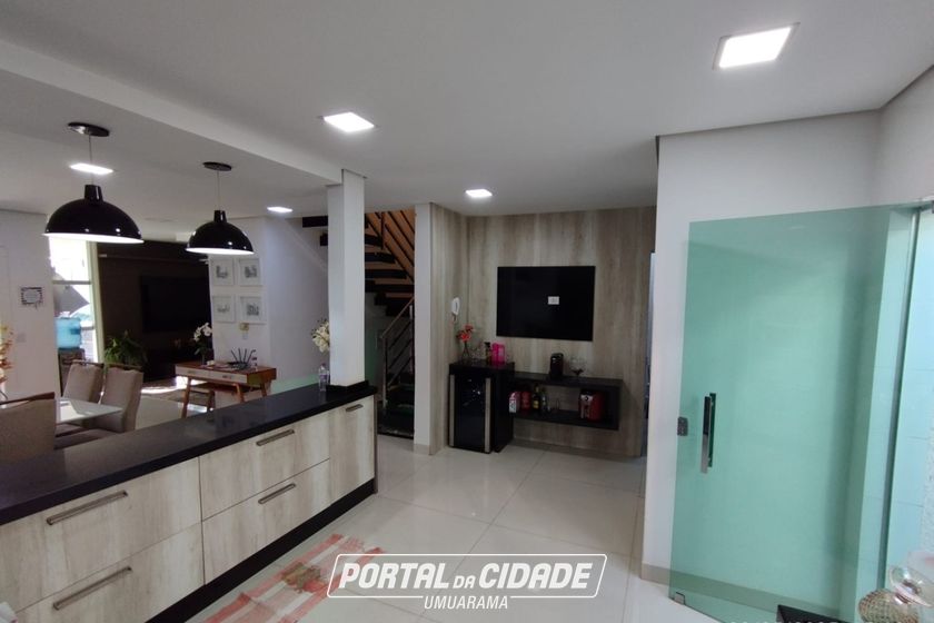 Casa &agrave; venda - 250m&sup2; - Parque Alto da Paran&aacute;