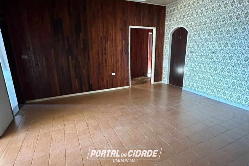 Casa &agrave; venda - 319m&sup2; - ZONA II