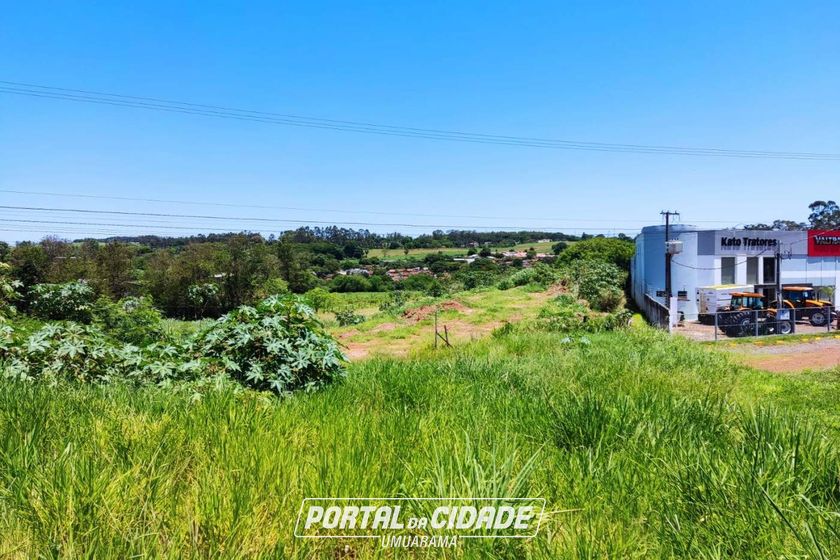 Terreno &agrave; venda - 2100m&sup2; - PR-323