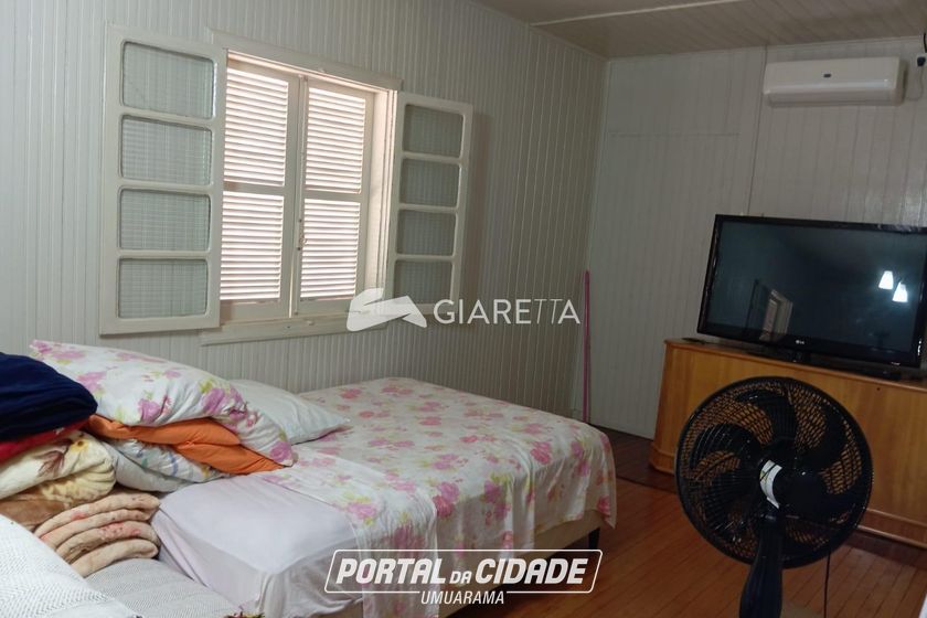Casa &agrave; venda - 210m&sup2; - CENTRO