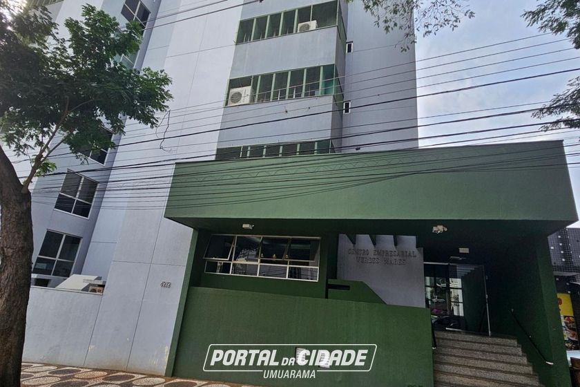 Sal&atilde;o Comercial &agrave; venda - Zona I
