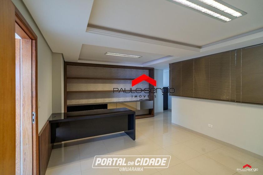 Sala Comercial &agrave; venda - 241m&sup2; - Zona I