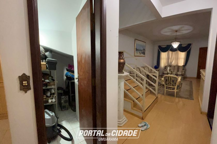 Sobrado para alugar - 241m&sup2; - Zona 1 A