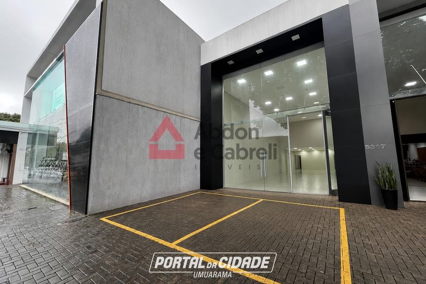 Sal&atilde;o Comercial para alugar - 800m&sup2; - Zona III