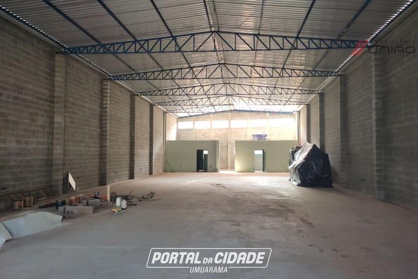 Sal&atilde;o Comercial &agrave; venda - 640m&sup2; - Zona Armazem