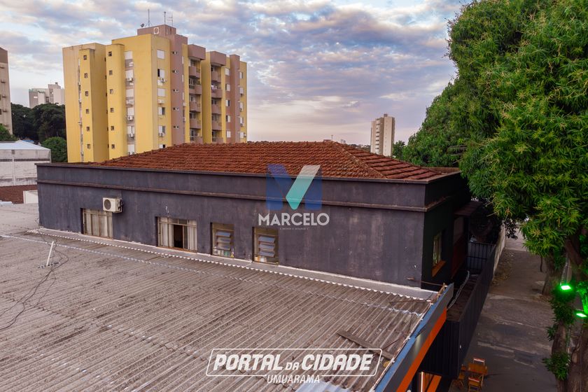 Sal&atilde;o Comercial &agrave; venda - 1470m&sup2; - Zona I