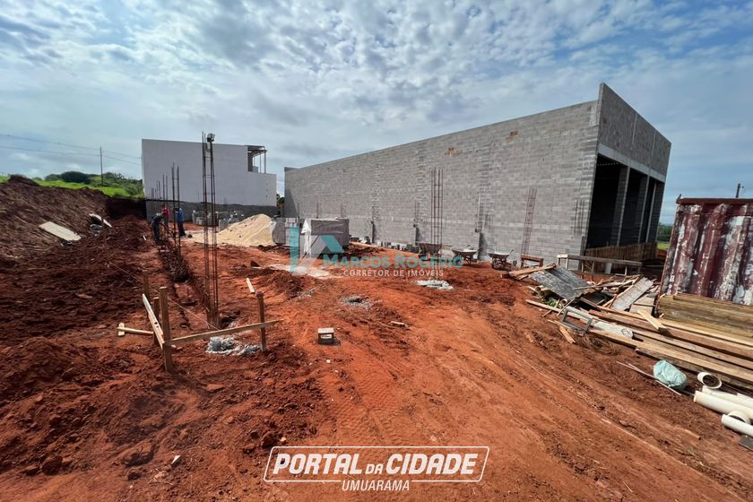 Sal&atilde;o Comercial &agrave; venda - 470m&sup2; - Zona III