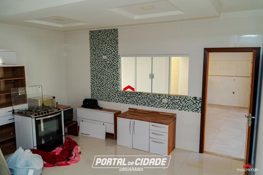 Casa &agrave; venda - 185m&sup2; - Zona Armaz&eacute;m
