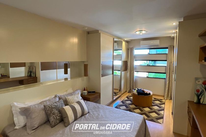 Sobrado &agrave; venda - 245m&sup2; - Zona II