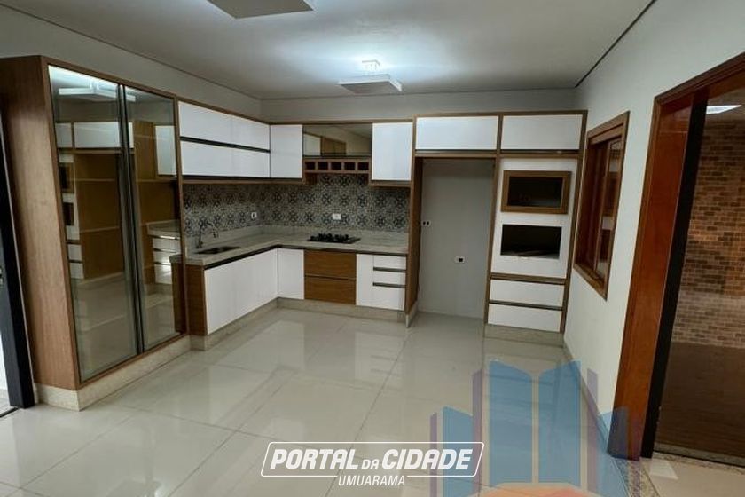 Casa &agrave; venda - 380m&sup2; - Jardim Imigrantes II