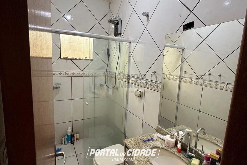Sobrado &agrave; venda - 184m&sup2; - Zona 1-A