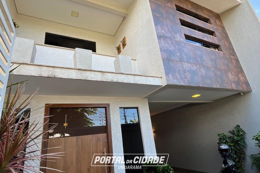 Sobrado &agrave; venda - 245m&sup2; - Zona II