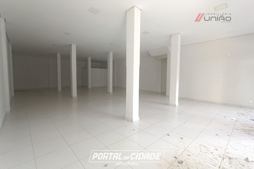 Sal&atilde;o Comercial para alugar - 200m&sup2; - Zona III