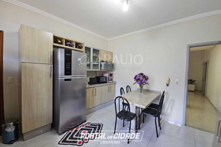 Sobrado &agrave; venda - 272m&sup2; - Zona III