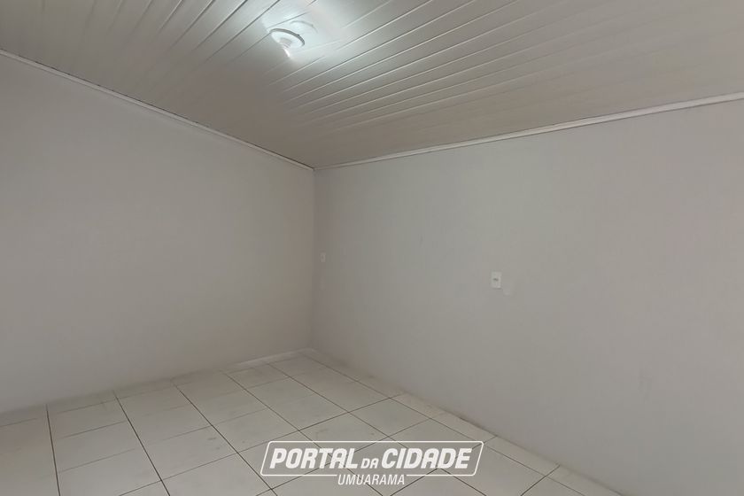 Casa para alugar - 324m&sup2; - ZONA V