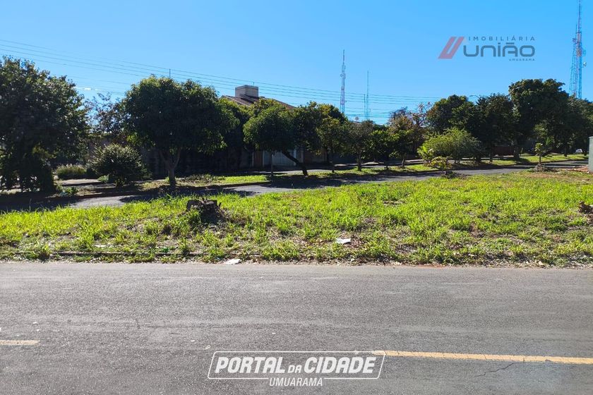 Terreno &agrave; venda - 241m&sup2; - Zona V