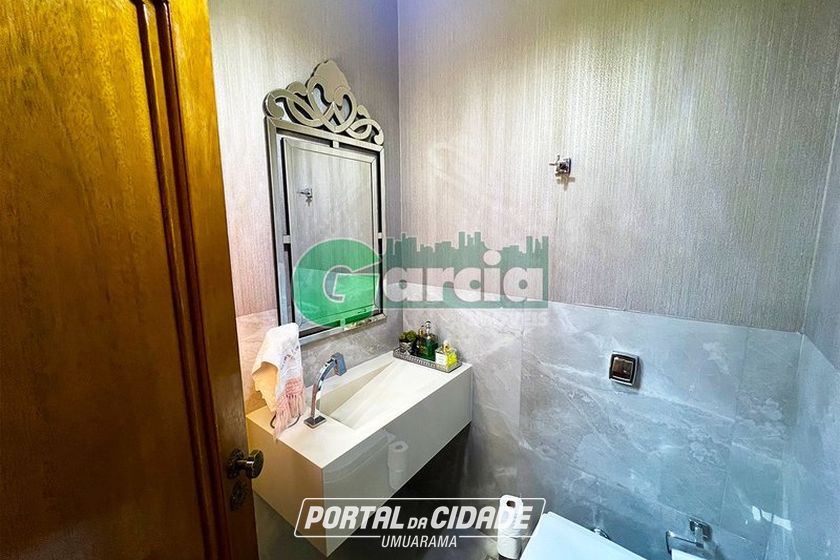 Casa &agrave; venda - 400m&sup2; - Zona II