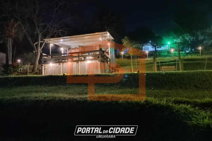 Ch&aacute;cara &agrave; venda - 5400m&sup2; - Zona Rural