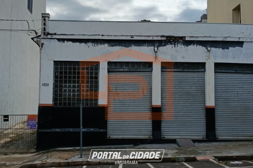 Sal&atilde;o Comercial &agrave; venda - 490m&sup2; - Zona III