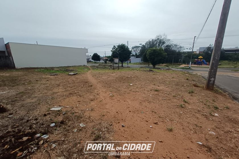Terreno &agrave; venda - 250m&sup2; - Jardim Aeroporto IV